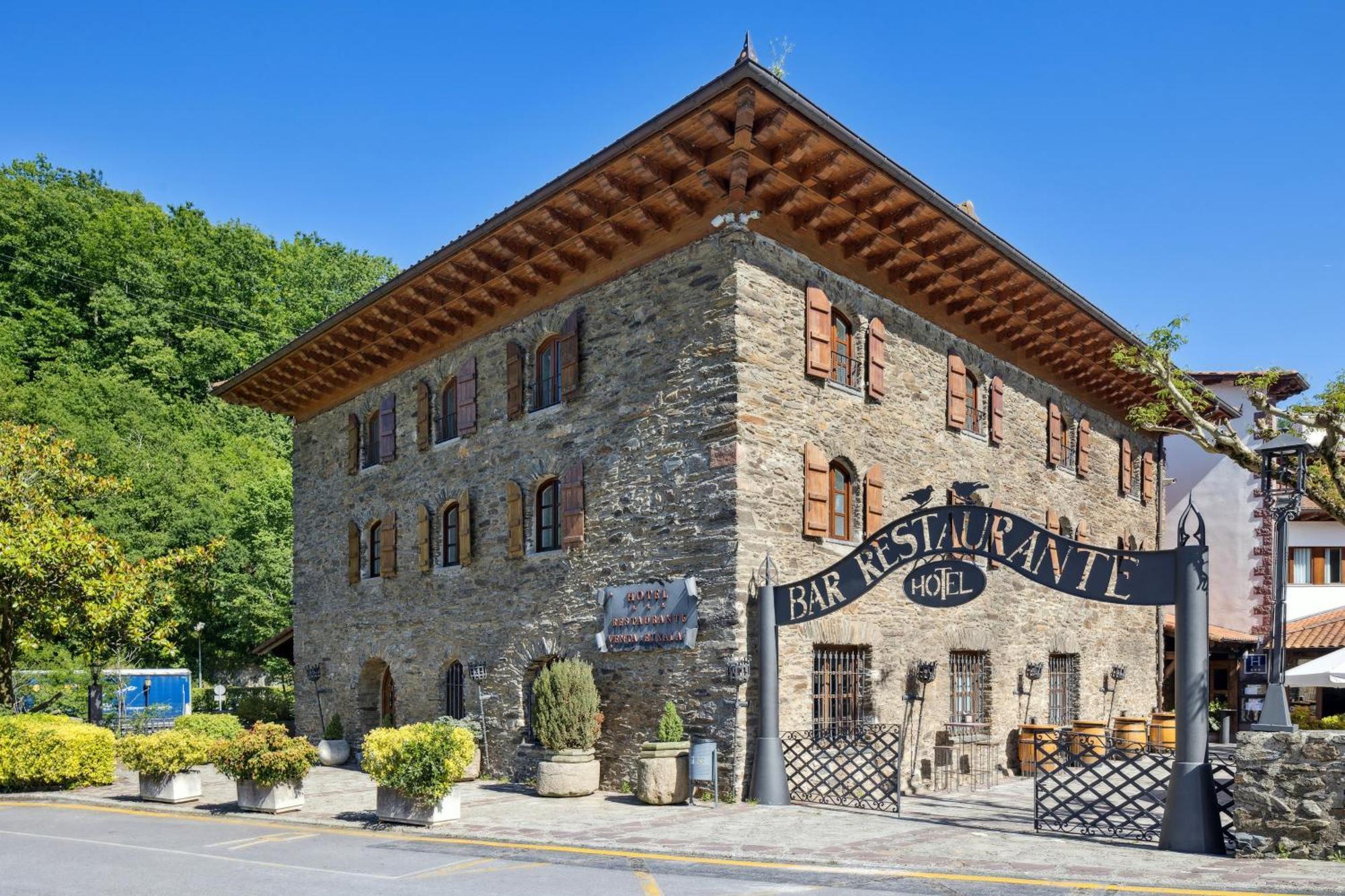 Hotel Venta De Etxalar Exteriér fotografie